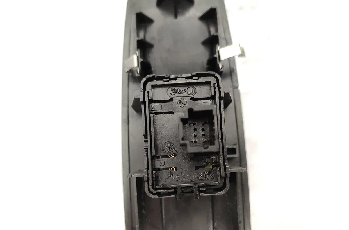Commande lève-glace porte avant droite RENAULT MEGANE 3 PHASE 1 BREAK occasion — photo 2