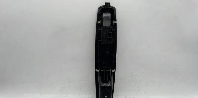 Commande lève-glace porte avant droite RENAULT MEGANE 3 PHASE 2 occasion — photo 2