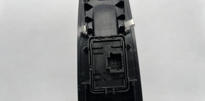Commande lève-glace porte avant droite RENAULT MEGANE 3 PHASE 2 occasion — photo 3