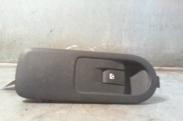 Commande lève-glace porte avant droite RENAULT MEGANE II Phase 1 09-2003--12-2005 occasion — photo 4