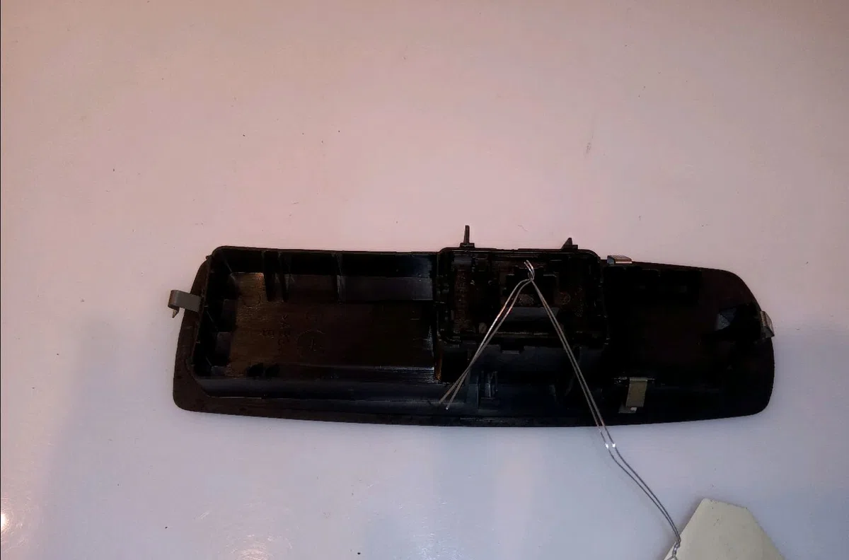 Commande lève-glace porte avant droite Renault MEGANE III 3-5 portes (BZ0-1_, B3_) 1.5 dci (bz09, bz0d, bz1w, bz29, bz14