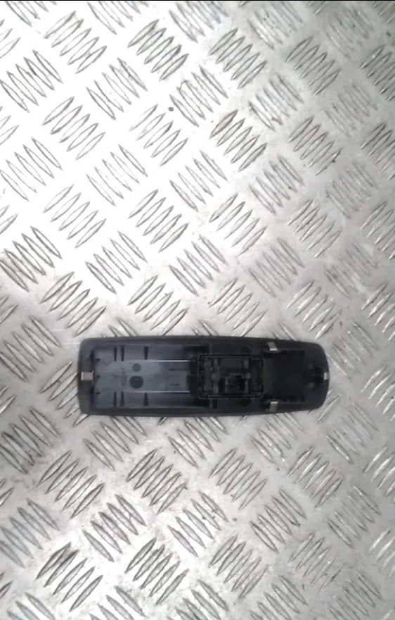 Commande lève-glace porte avant droite Renault MEGANE III Coupé (DZ0-1_) 1.5 dci (dz0c, dz1a) (2008-2015) occasion