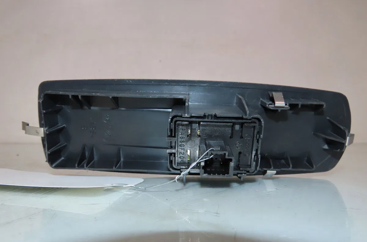 Commande lève-glace porte avant droite Renault MEGANE III Coupé (DZ0-1_) 1.9 dci (dz0n, dz0j, dz1j, dz1k) (2008-2015) occasion — photo 2