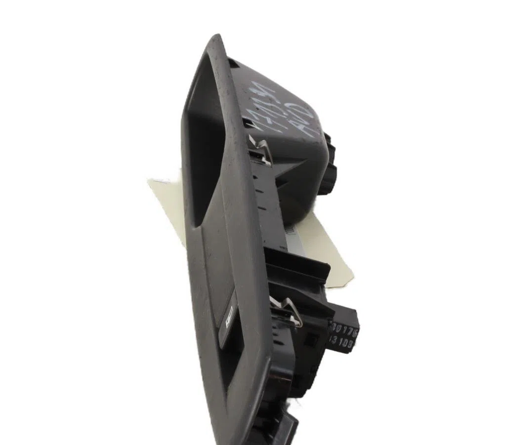 Commande lève-glace porte avant droite Renault MEGANE III Grandtour (KZ0-1) 1.5 dci (kz09, kz0d, kz1g, kz29, kz14, kz1w, kz10, kz1f,... (2009) 5 portes occasion — photo 2