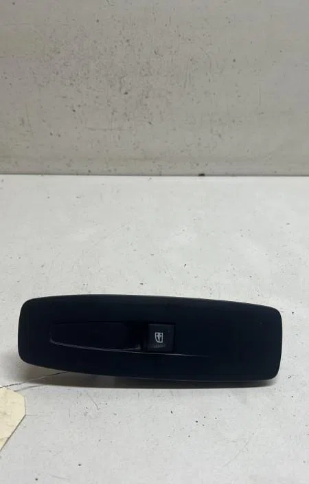 Commande lève-glace porte avant droite Renault MEGANE IV 3-5 portes (B9A-M-N_) 1.5 dci 90 (b9a1) (2015) occasion