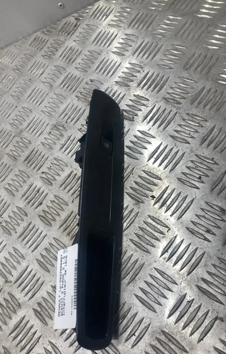 Commande lève-glace porte avant droite RENAULT SCENIC 3 PHASE 3 occasion — photo 4