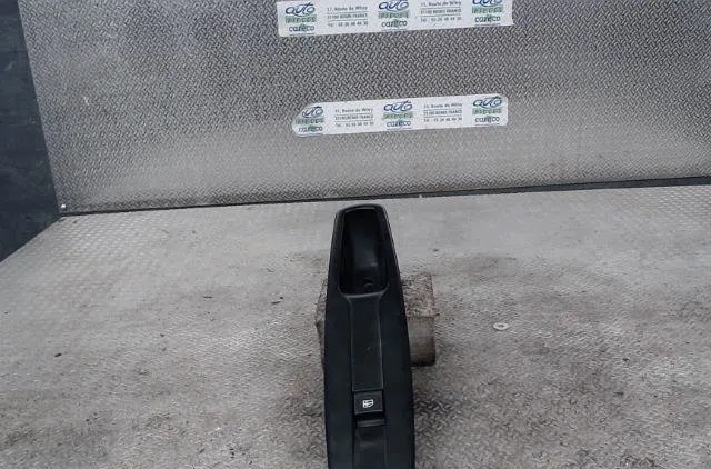 Commande lève-glace porte avant droite RENAULT SCENIC 3  SCENIC 3 occasion — photo 2
