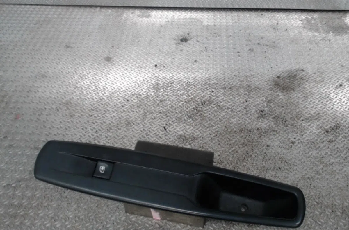 Commande lève-glace porte avant droite RENAULT SCENIC 3  SCENIC 3 PHASE 1 occasion — photo 2