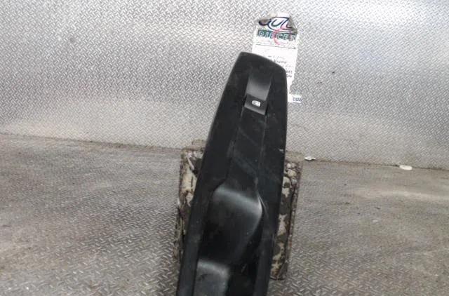 Commande lève-glace porte avant droite RENAULT SCENIC 3  SCENIC 3 PHASE 3 occasion — photo 2