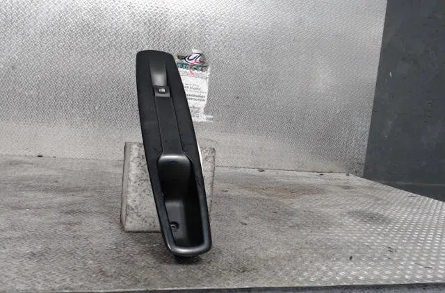 Commande lève-glace porte avant droite Renault SCÉNIC III (JZ0-1_) 1.5 dci (2009) 5 portes occasion