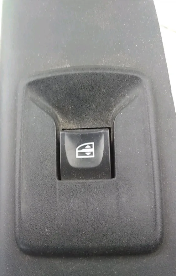 Commande lève-glace porte avant droite Renault TRAFIC III Camionnette (FG_) 1.6 dci 140 (fgma) (2014) occasion