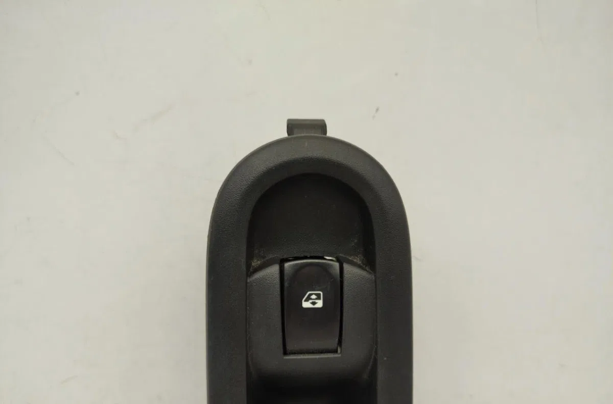 Commande lève-glace porte avant droite RENAULT TWINGO 2 PHASE 2 occasion — photo 3