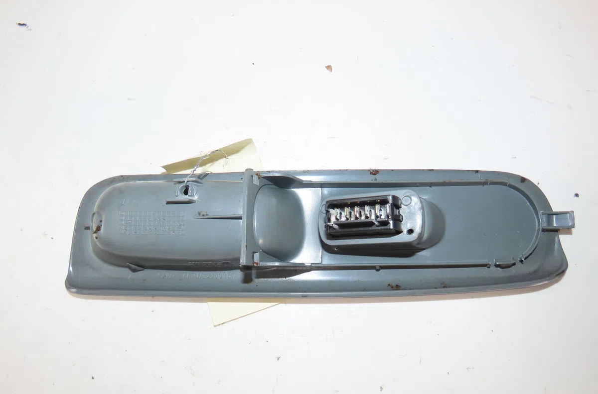 Commande lève-glace porte avant droite Renault TWINGO I (C06_) 1.2 (c066, c068) (1996-2007) 3 portes occasion — photo 2