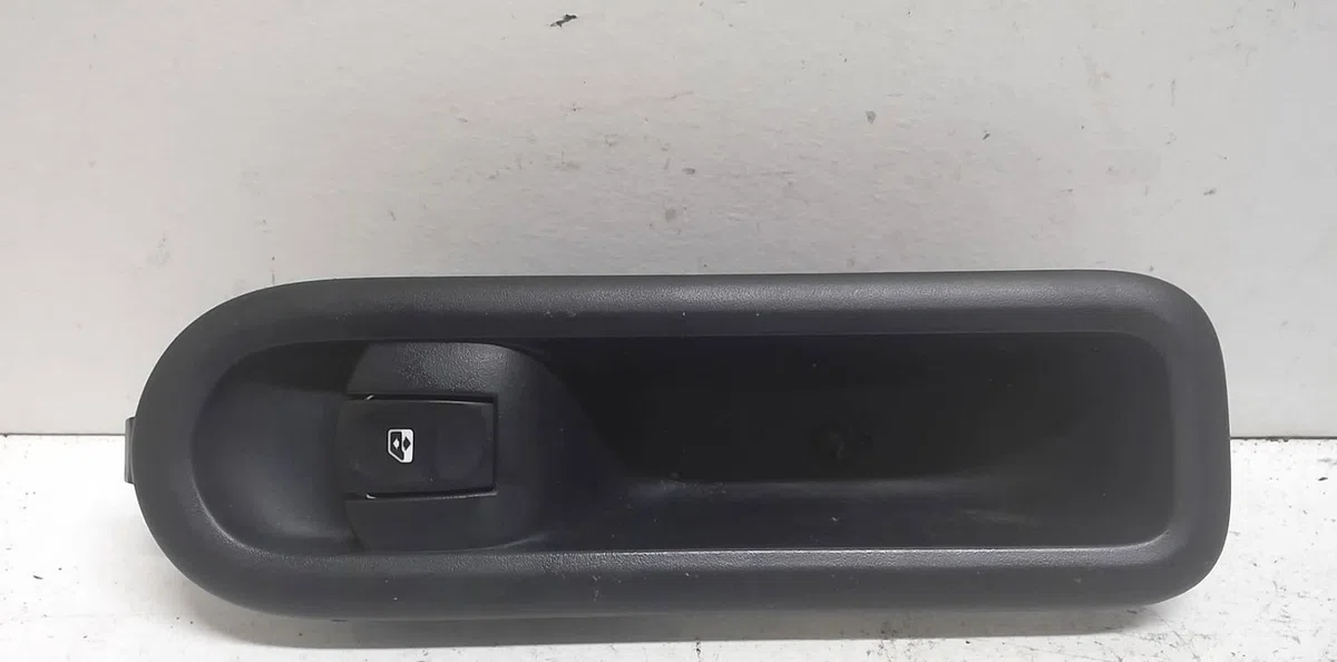 Commande lève-glace porte avant droite Renault TWINGO II (CN0_) 1.2 16v (cn0k, cn0v) (2007) 3 portes occasion
