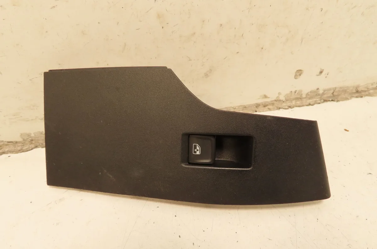 Commande lève-glace porte avant droite Seat IBIZA V (KJ1, KJG) 1.0 tsi (2017) occasion