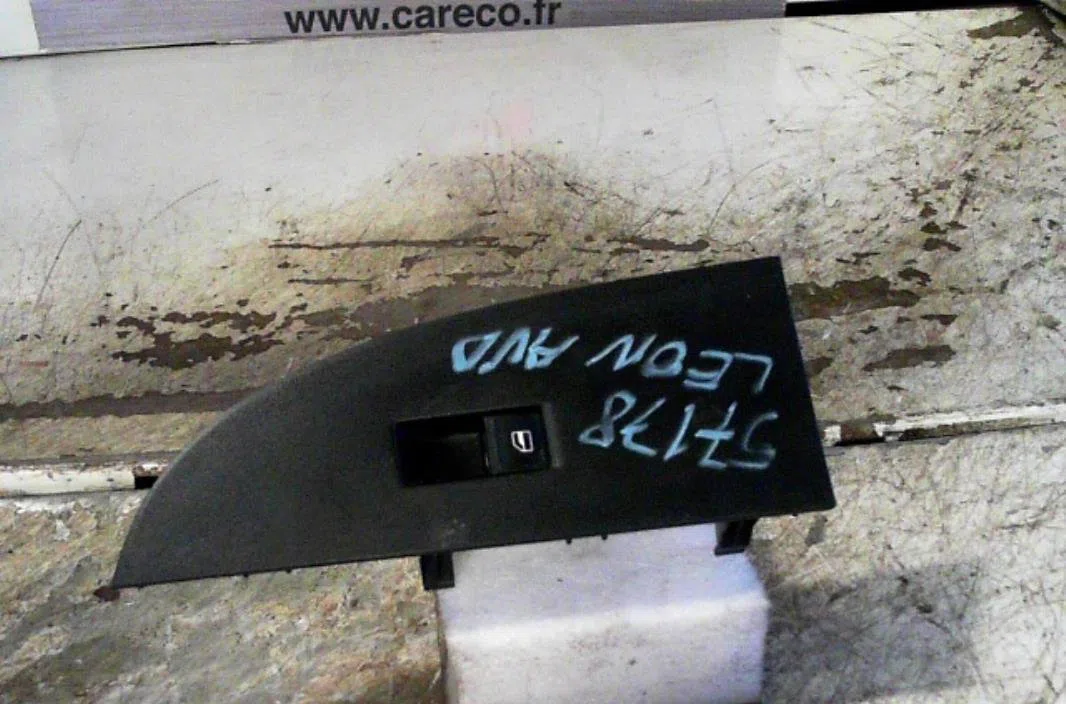 Commande lève-glace porte avant droite SEAT LEON 2 PHASE 1 occasion — photo 2