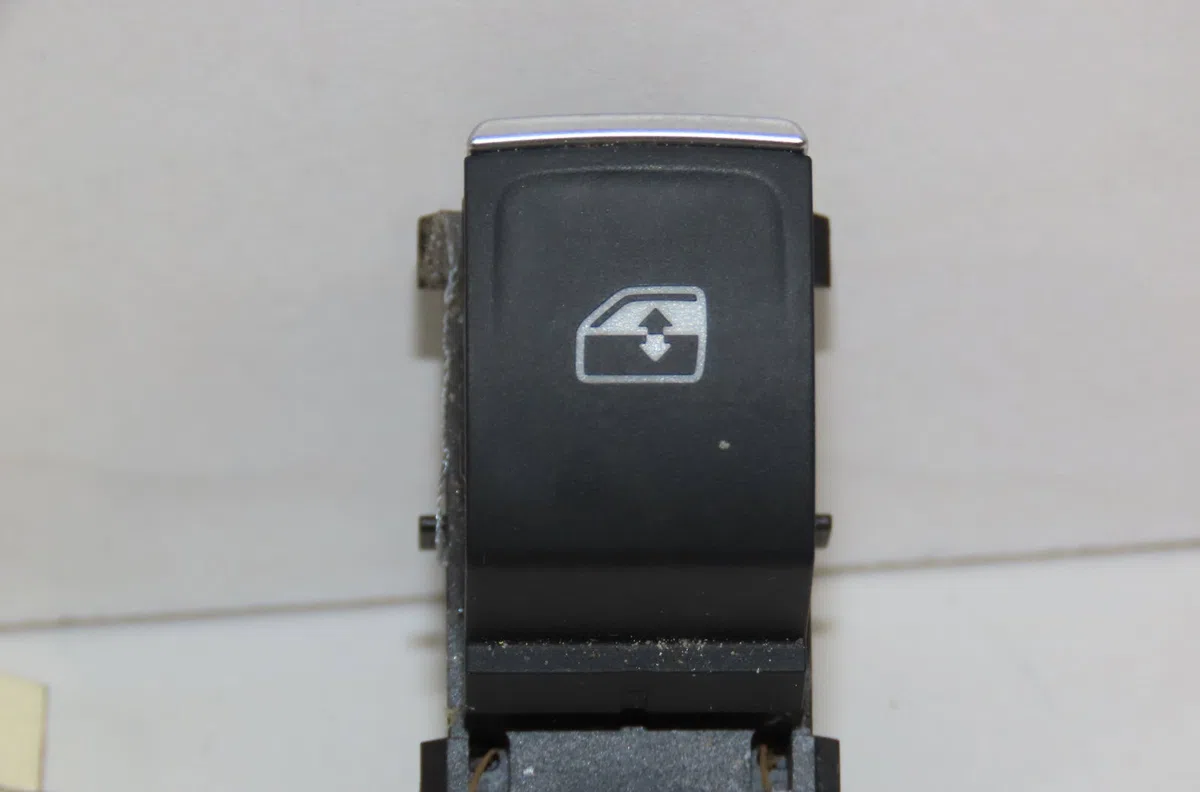 Commande lève-glace porte avant droite Seat LEON (KL1) 1.5 etsi (2019) occasion