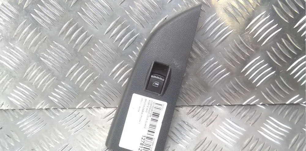 Commande lève-glace porte avant droite Skoda FABIA I (6Y2) 1.4 16v (1999-2008) occasion — photo 3