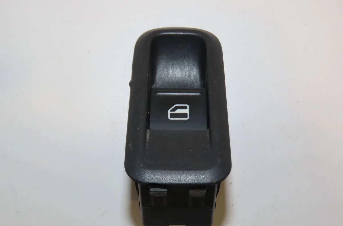 Commande lève-glace porte avant droite Skoda FABIA II (542) 1.4 tdi (2007-2010) occasion