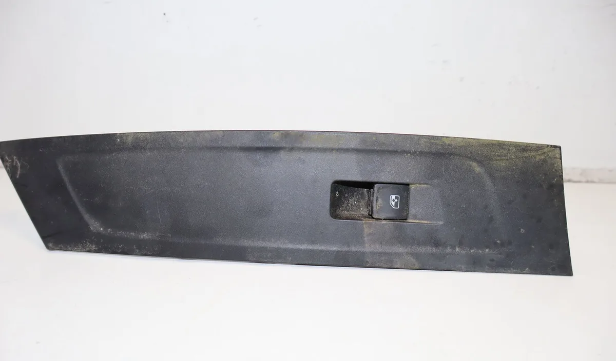 Commande lève-glace porte avant droite Skoda FABIA IV (PJ3) 1.0 mpi (2021) occasion
