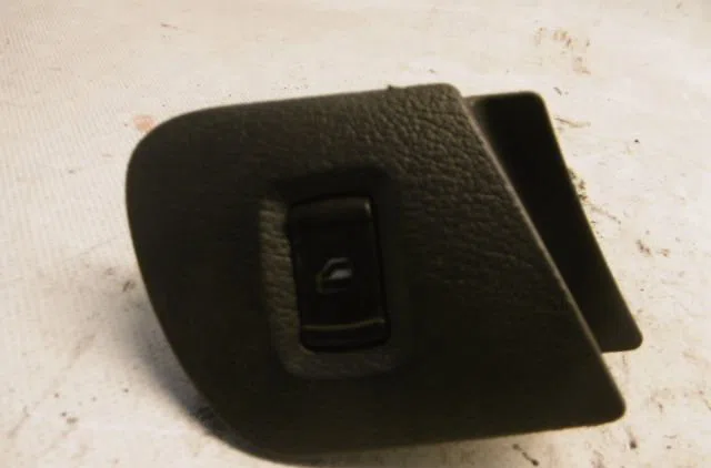 Commande lève-glace porte avant droite SKODA OCTAVIA 2002 occasion — photo 3