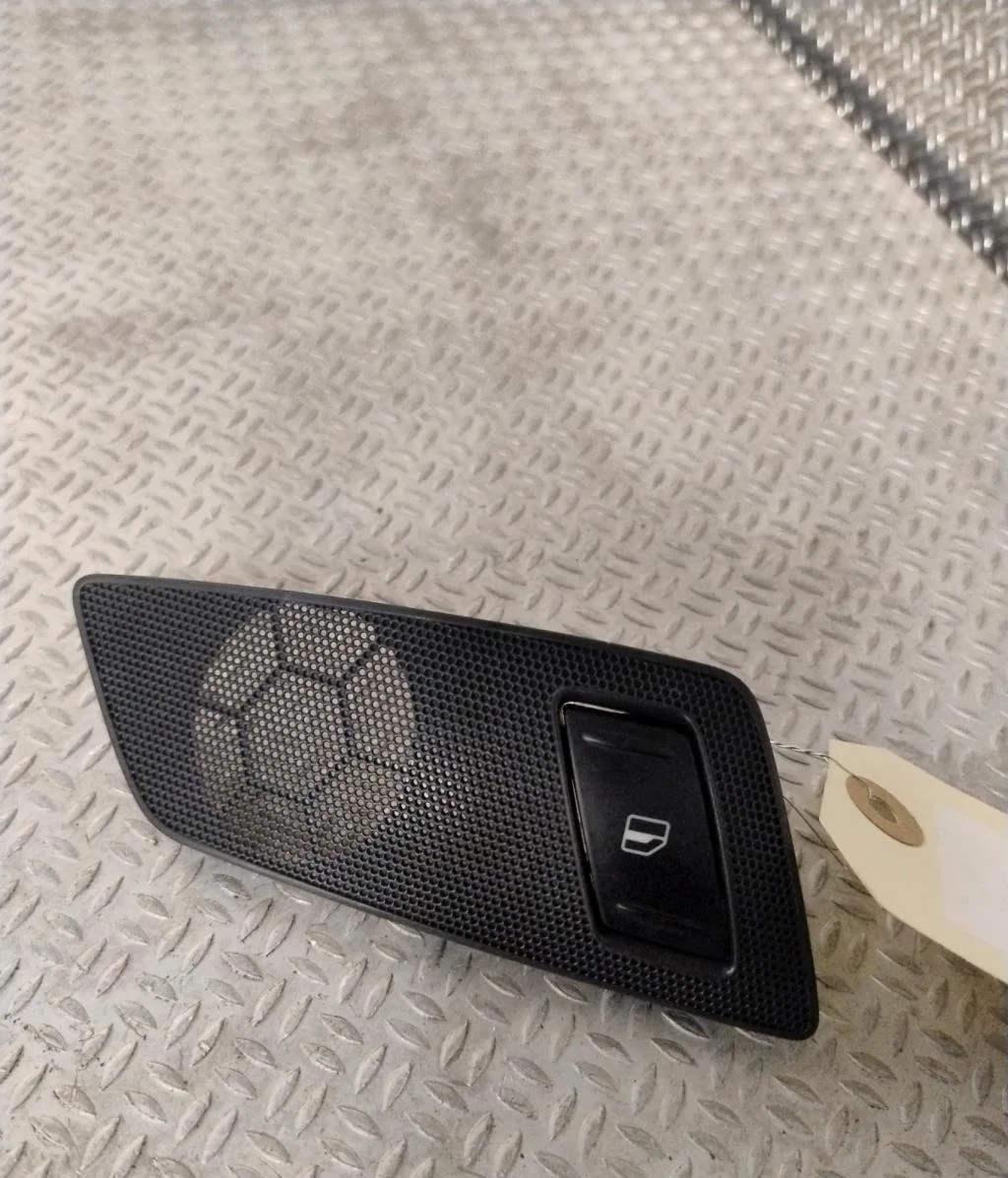 Commande lève-glace porte avant droite Skoda OCTAVIA II (1Z3) 1.6 tdi (2009-2013) occasion