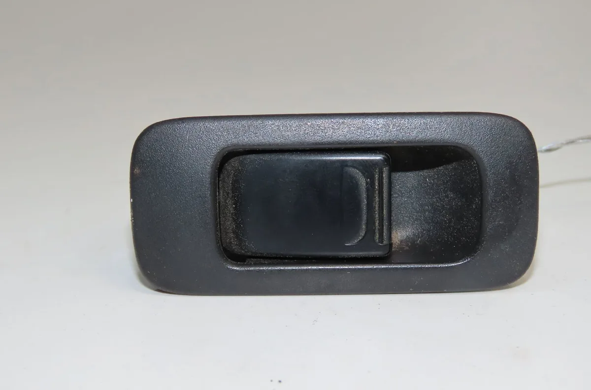 Commande lève-glace porte avant droite Suzuki JIMNY Véhicule tout terrain fermé (SN) 1.5 ddis 4wd (sn415d) (2003) occasi