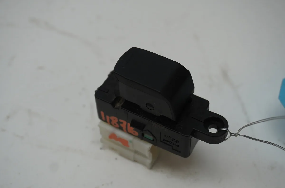 Commande lève-glace porte avant droite Suzuki VITARA (LY) 1.6 allgrip (apk 416) (2015) occasion