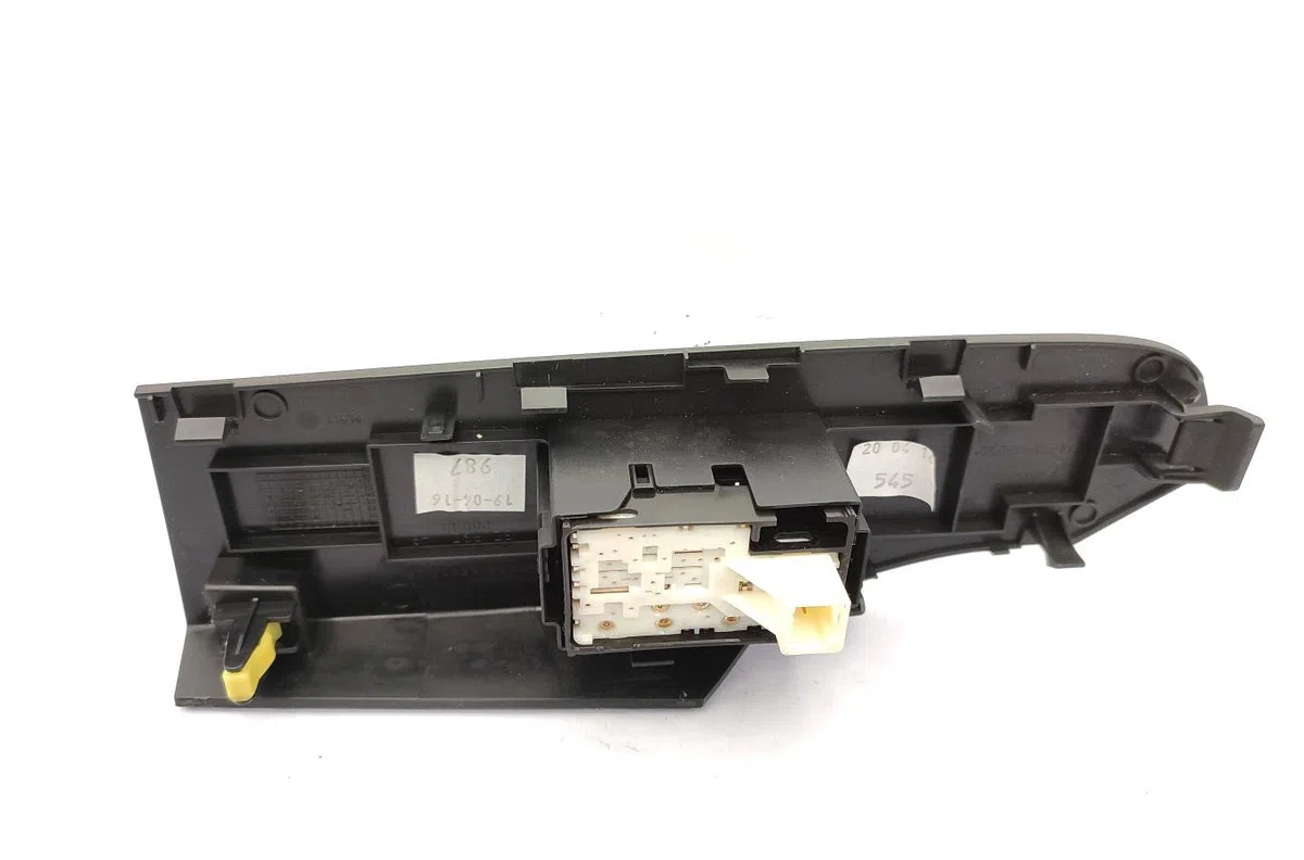 Commande lève-glace porte avant droite TOYOTA AURIS 2 PHASE 2 occasion — photo 3