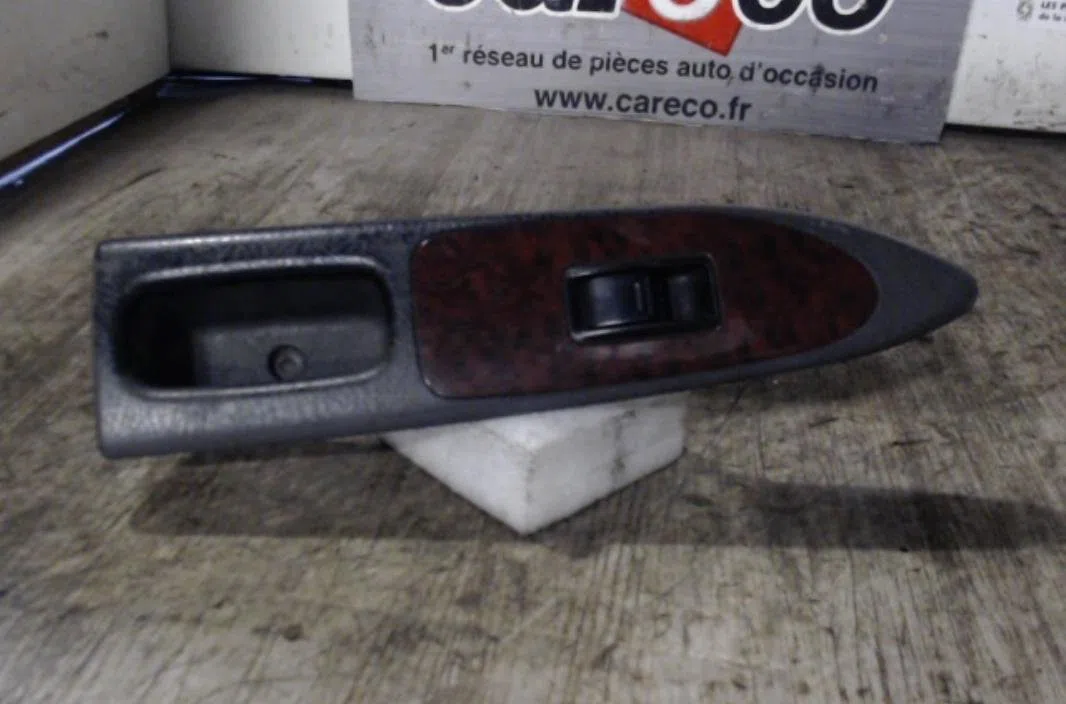 Commande lève-glace porte avant droite TOYOTA AVENSIS 1  AVENSIS 1 PHASE 1 occasion