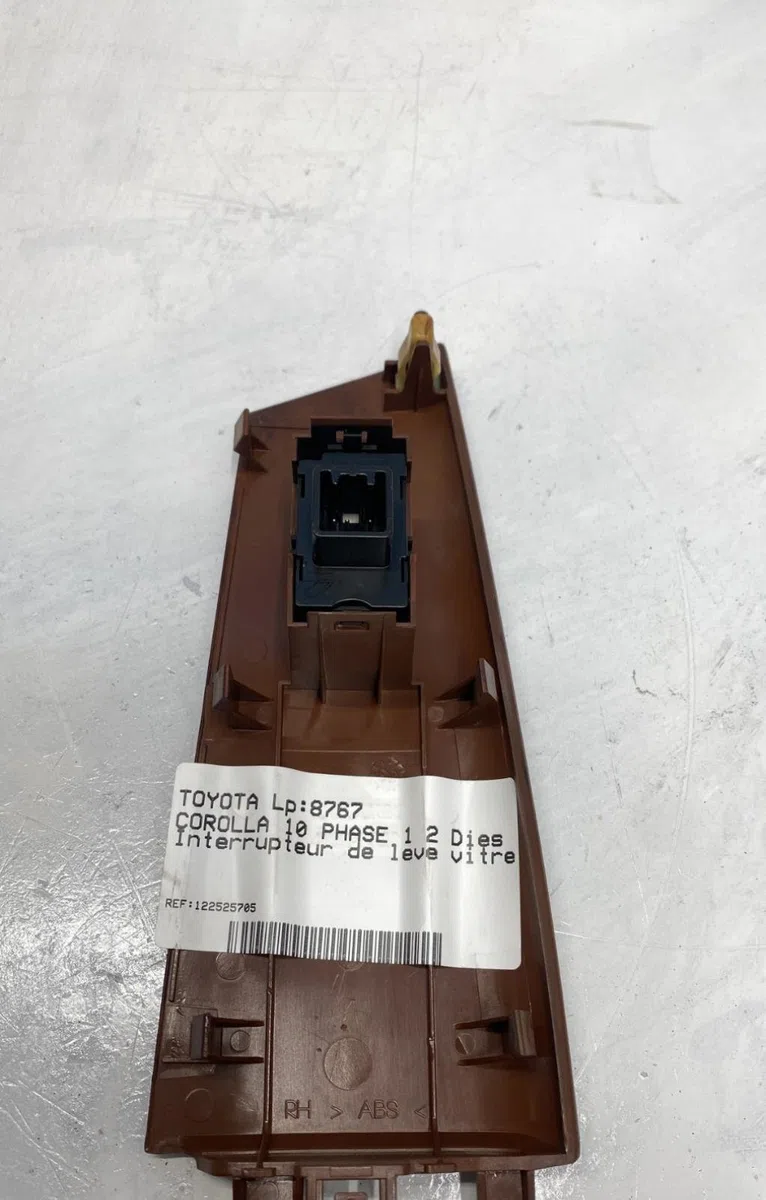 Commande lève-glace porte avant droite Toyota COROLLA (_E12_) 2.0 d-4d (cde120r_, cde120l_) (2002-2006) occasion — photo 2