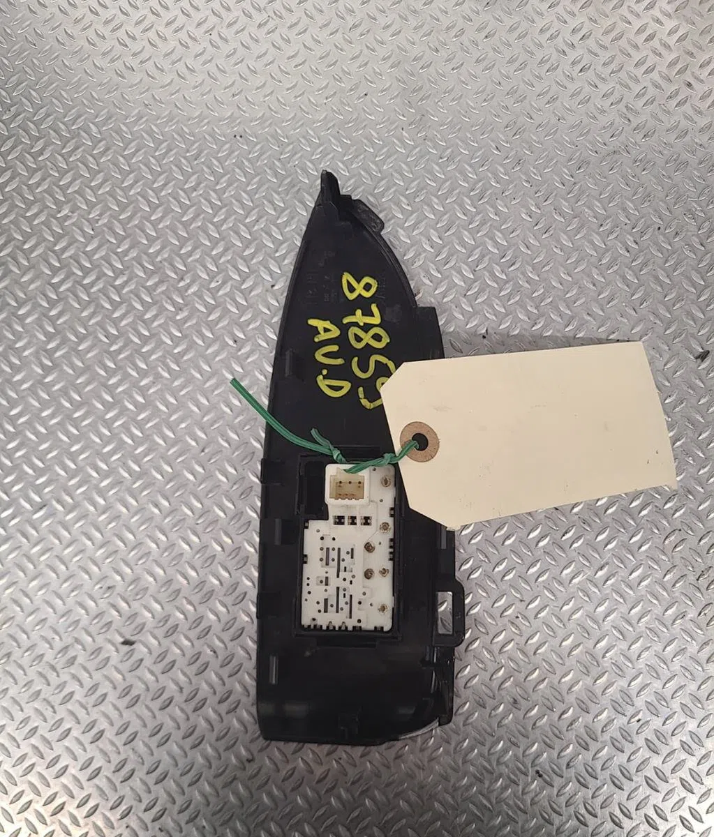Commande lève-glace porte avant droite TOYOTA PRIUS 3  0 occasion — photo 2