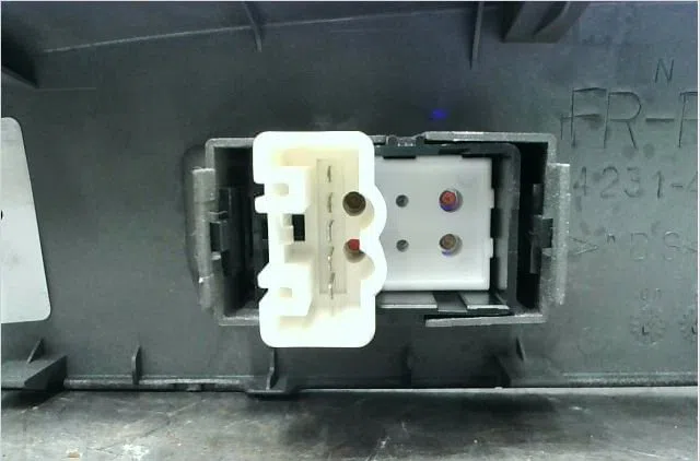Commande lève-glace porte avant droite Toyota PRIUS Liftback (_W2_) 1.5 hybrid (nhw20_) (2003-2009) occasion — photo 2