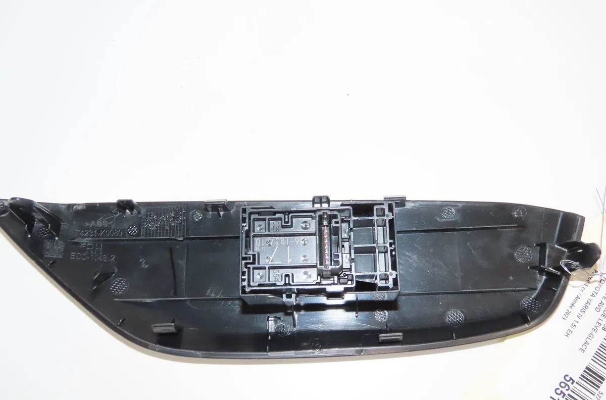 Commande lève-glace porte avant droite Toyota YARIS (_P21_, _PA1_, _PH1_) 1.5 hybrid (mxph10, mxph11) (2020) 5 portes occasion — photo 2