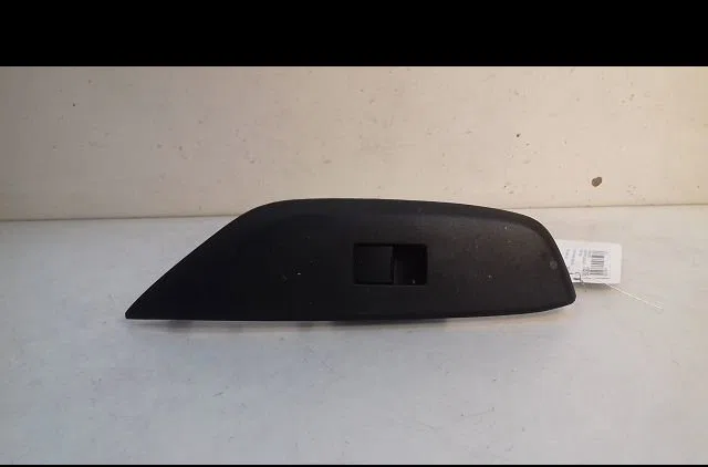 Commande lève-glace porte avant droite Toyota YARIS (_P21_, _PA1_, _PH1_) 1.5 hybrid (mxph11) (2020) 5 portes occasion — photo 3