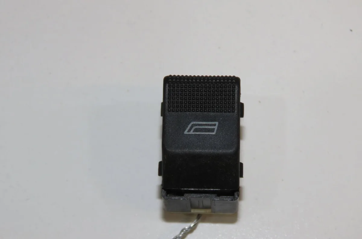 Commande lève-glace porte avant droite Volkswagen POLO (6N2) 1.4 (1999-2001) 5 portes occasion