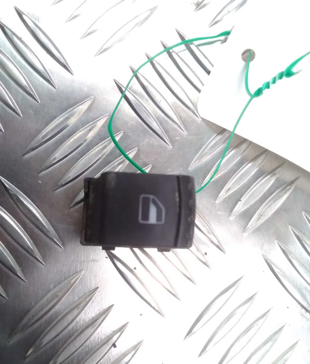 Commande lève-glace porte avant droite VOLKSWAGEN SHARAN 1.9 TDI - 115 - B 2002 occasion — photo 3