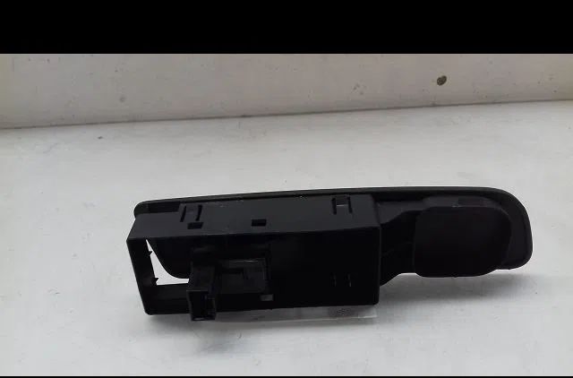 Commande lève-glace porte avant droite Volkswagen TIGUAN (5N_) 1.4 tsi (2011-2018) occasion — photo 2