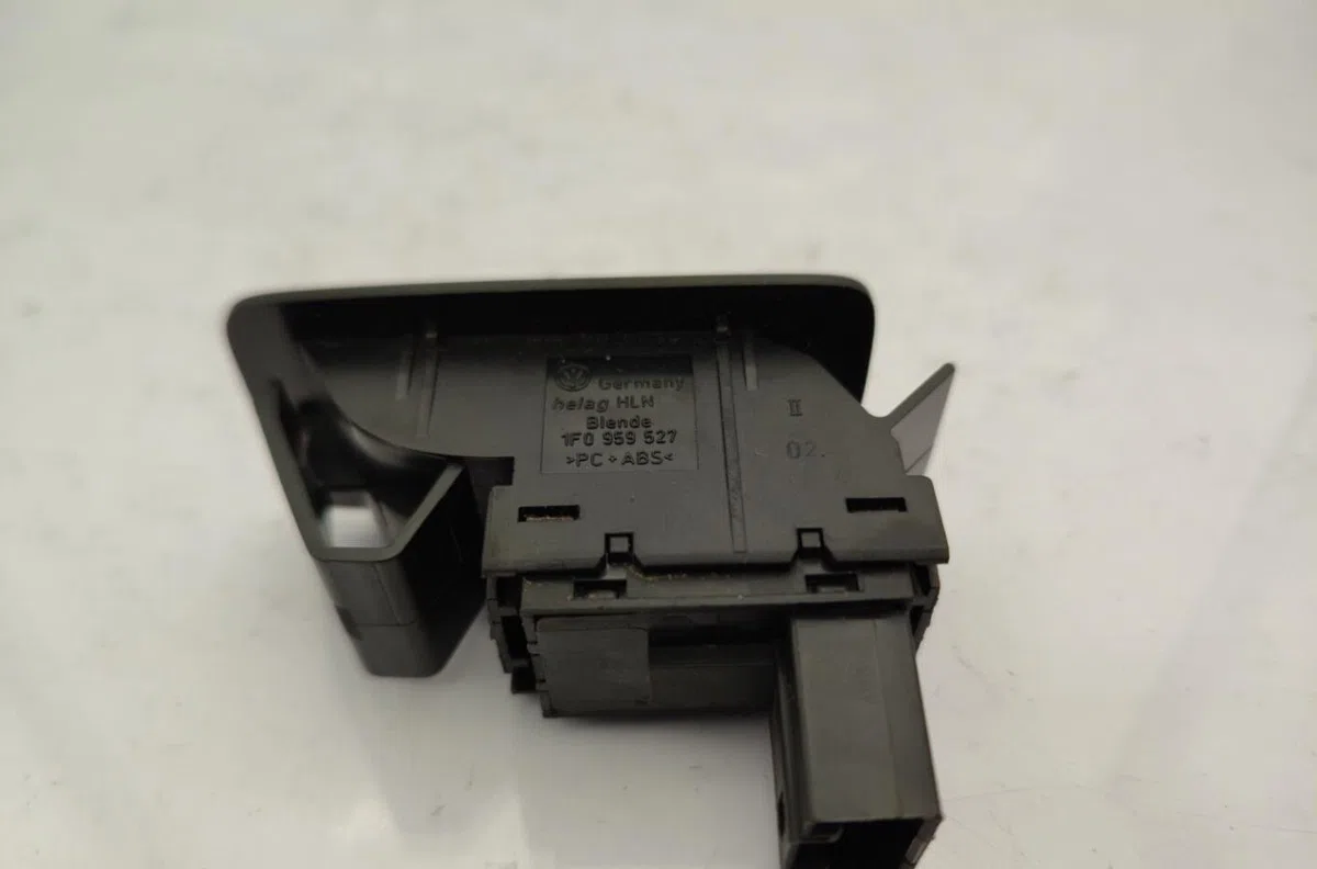Commande lève-glace porte avant droite VOLKSWAGEN TOURAN 2 occasion — photo 3