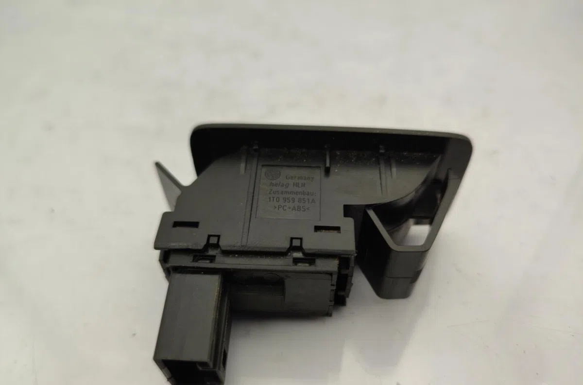 Commande lève-glace porte avant droite VOLKSWAGEN TOURAN 2 occasion — photo 4