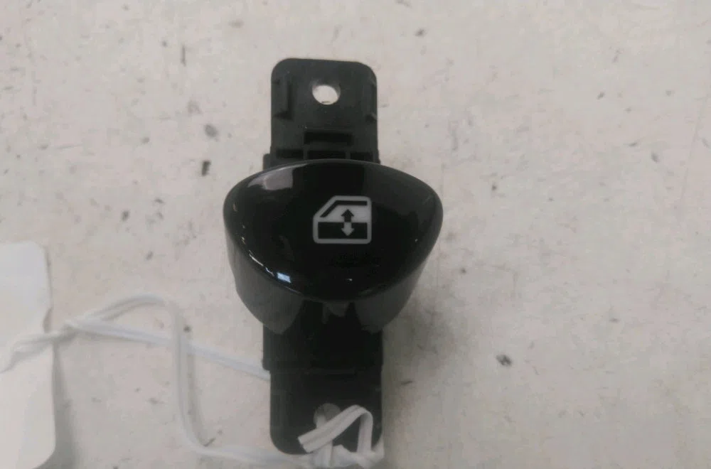 Commande lève-glace porte avant gauche Abarth 500 - 595 - 695 1.4 (312.axf11, 312.axf1a) (2008) occasion