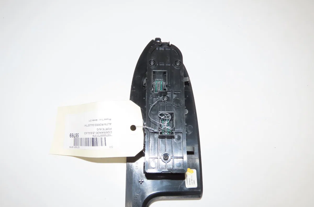 Commande lève-glace porte avant gauche Alfa romeo GIULIETTA (940_) 1.6 jtdm (940fxd1a) (2010-2016) 5 portes occasion