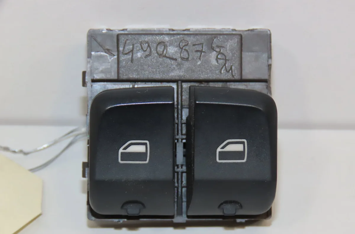 Commande lève-glace porte avant gauche Audi A1 Sportback (8XA, 8XF) 1.2 tfsi (2012-2015) occasion