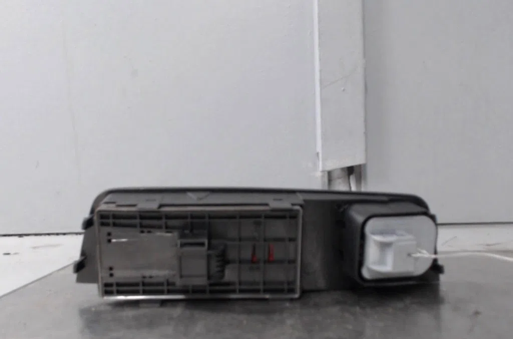 Commande lève-glace porte avant gauche Audi A1 Sportback (8XA, 8XF) 1.4 tdi (2014-2018) occasion