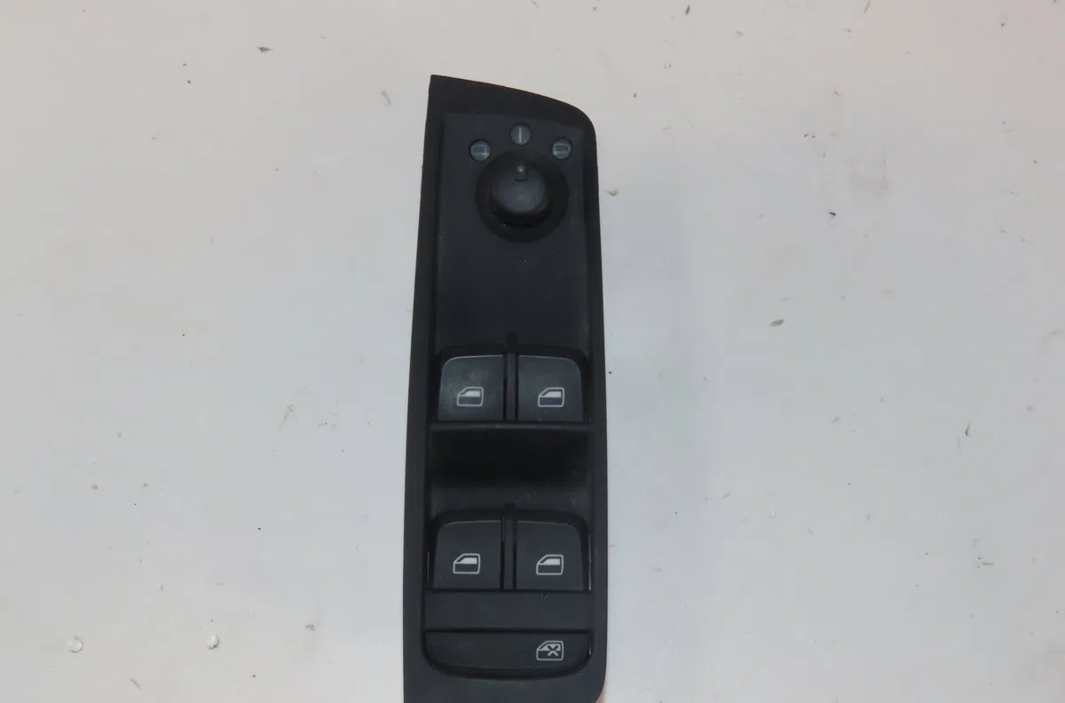 Commande lève-glace porte avant gauche Audi A1 Sportback (8XA, 8XF) 1.4 tfsi (2011-2015) occasion