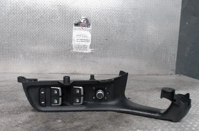 Commande lève-glace porte avant gauche AUDI A3 3  A3 3 SPORTBACK PHASE 2 occasion