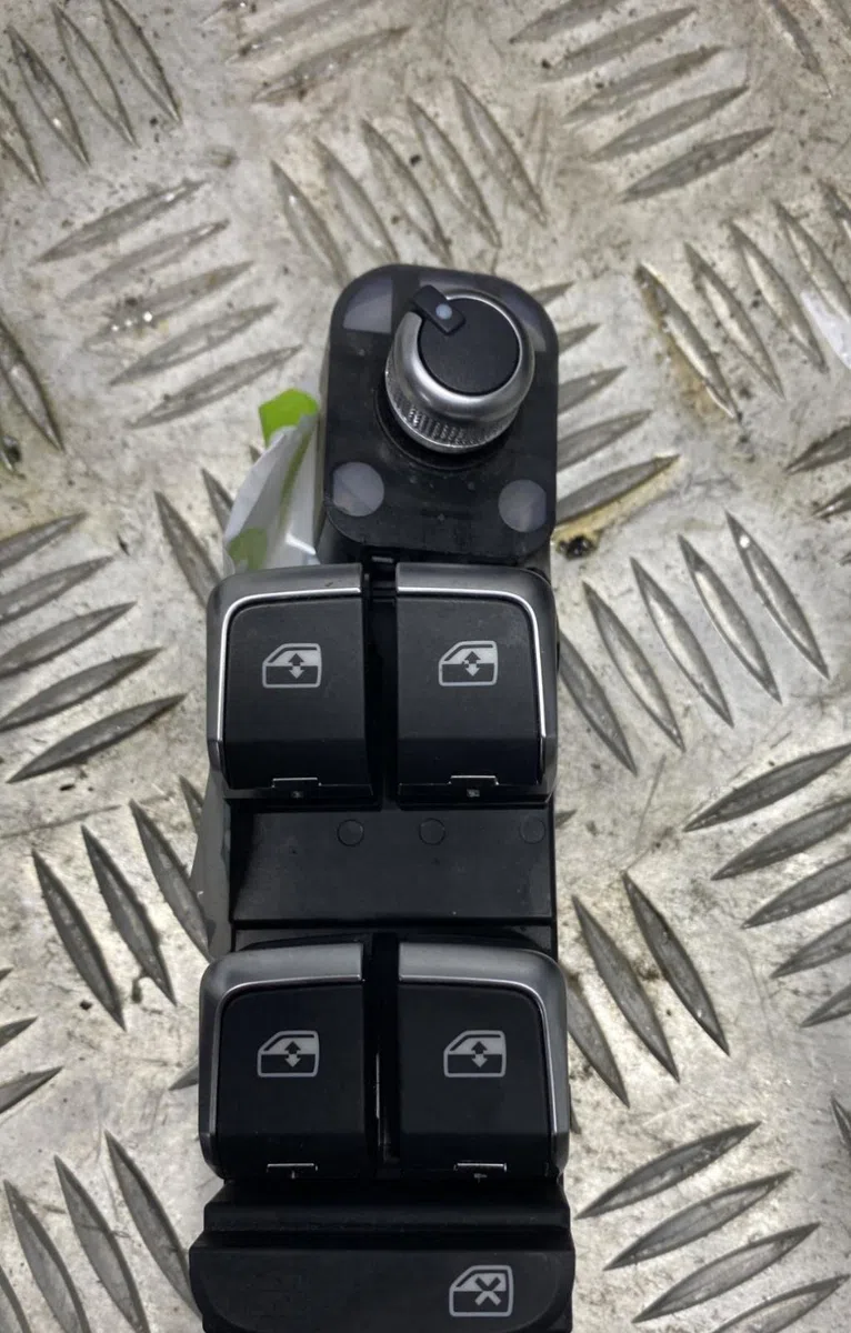 Commande lève-glace porte avant gauche AUDI A3 3 SPORTBACK PHASE 2 occasion — photo 3
