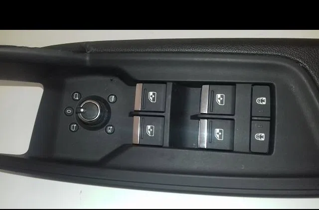 Commande lève-glace porte avant gauche Audi A3 Sportback (8YA) 35 tdi (2019) occasion — photo 2
