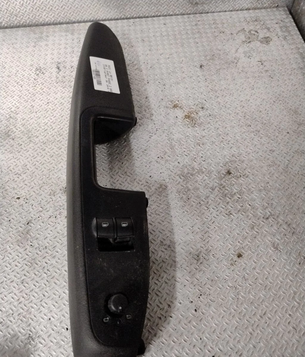 Commande lève-glace porte avant gauche AUDI A4 2 AVANT PHASE 2 BREAK occasion