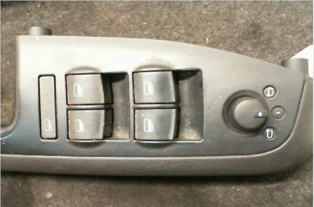 Commande lève-glace porte avant gauche Audi A4 B6 (8E2) 1.9 tdi (2000-2004) 4 portes occasion — photo 2